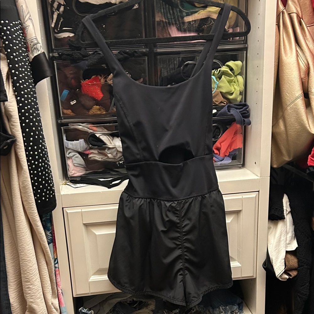 FP Movement size M, black onesie